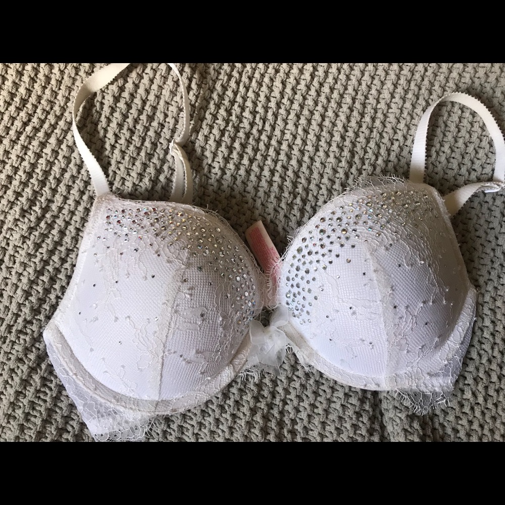 Victoria Secret Bra - Picture 2 of 2